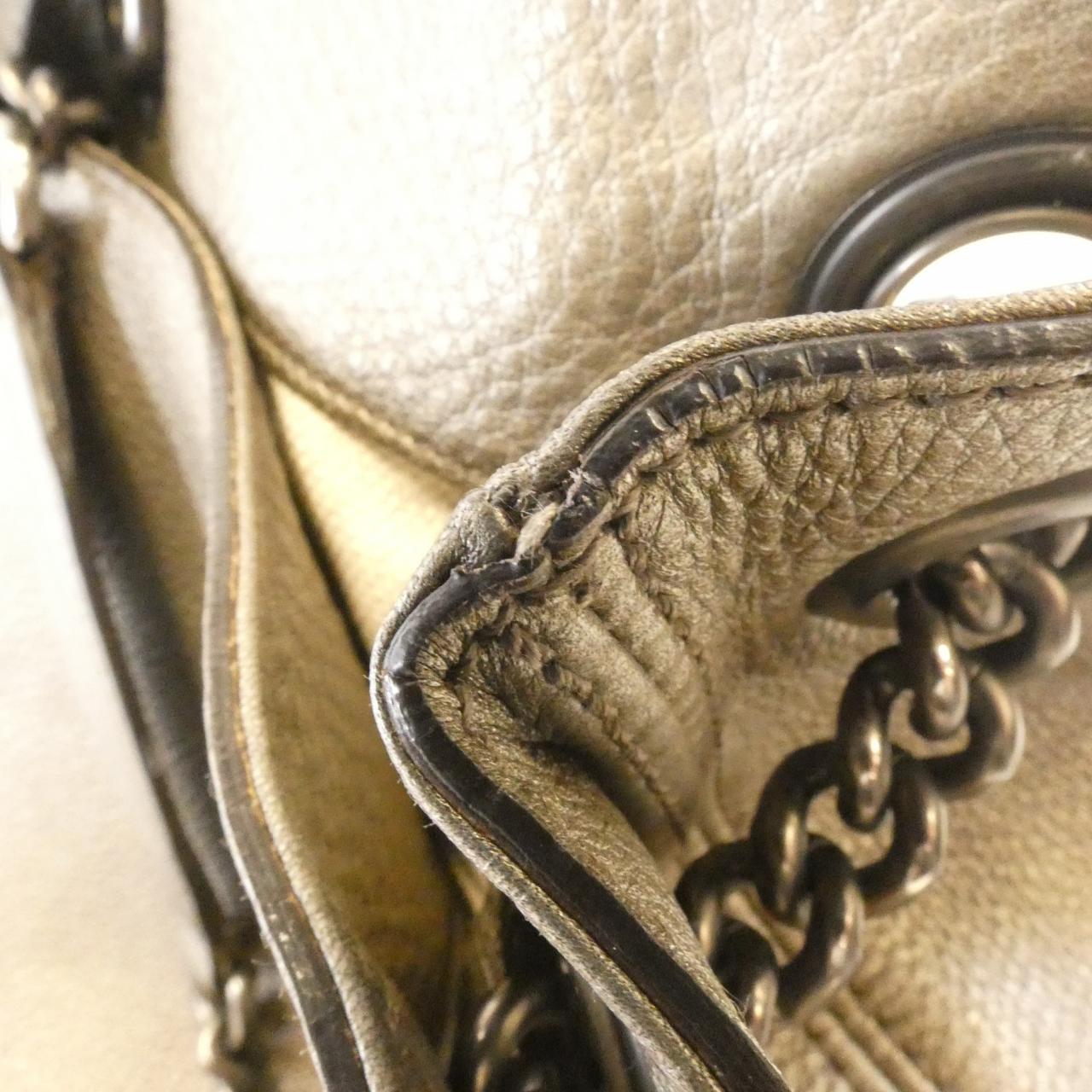 グッチ メタリックレザー ショルダーバッグ