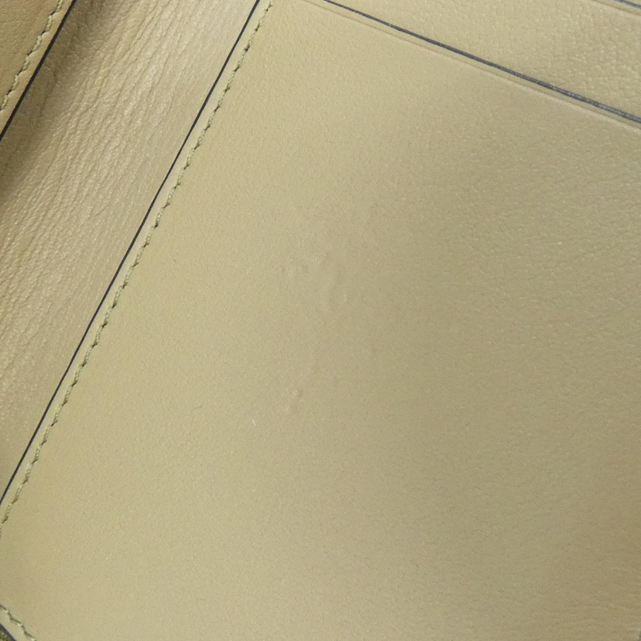 ロエベ カーフ 二つ折り財布