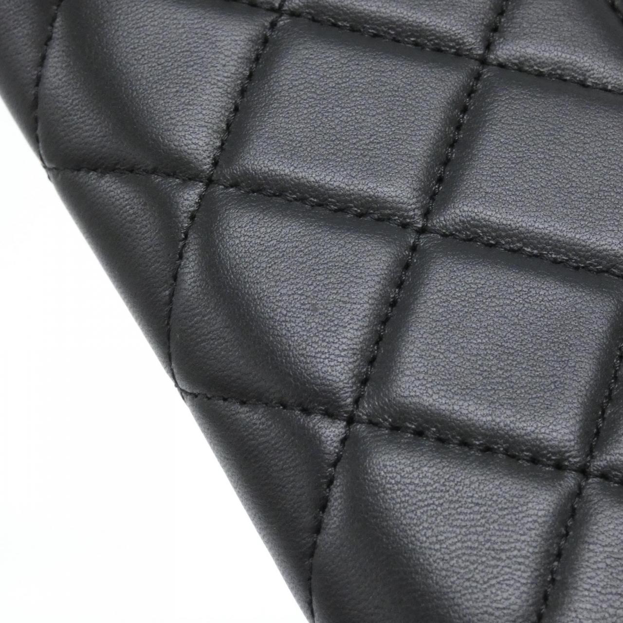 シャネル ボーイシャネル ラムスキン 財布