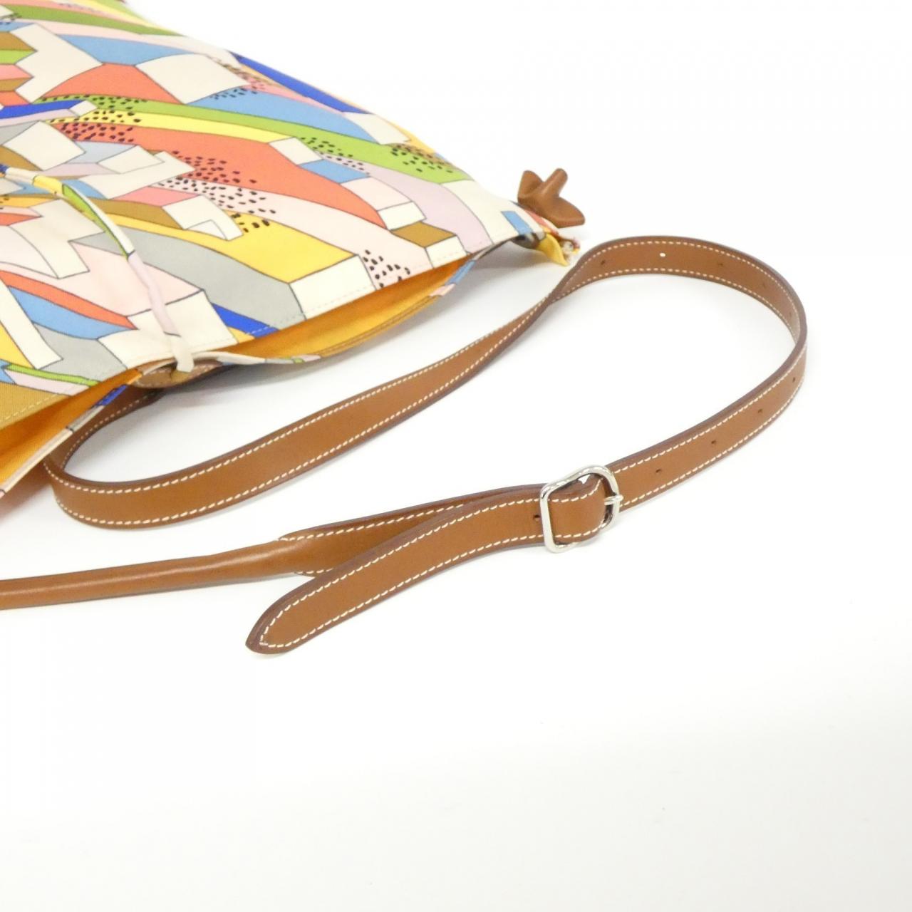 エルメス ON A SUMMER DAY シルク シルキーシティMM ショルダーバッグ