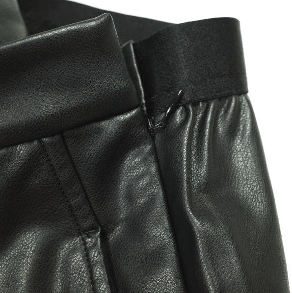 エイチビューティーアンドユース FAKE LEATHER パンツ
