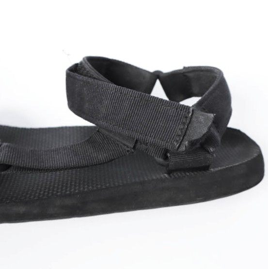 テバ オリジナルユニバーサルアーバン サンダル