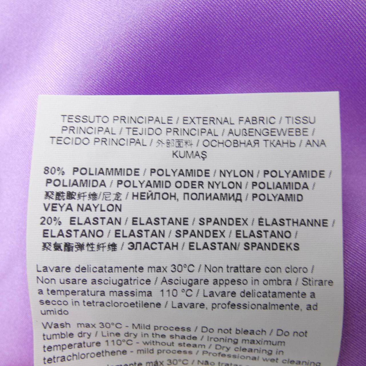 ヴェルサーチェジーンズ Tシャツ