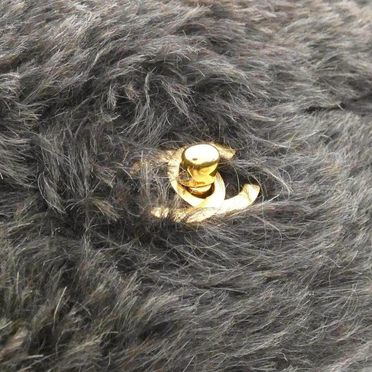 シャネル フェイク ファー バッグ