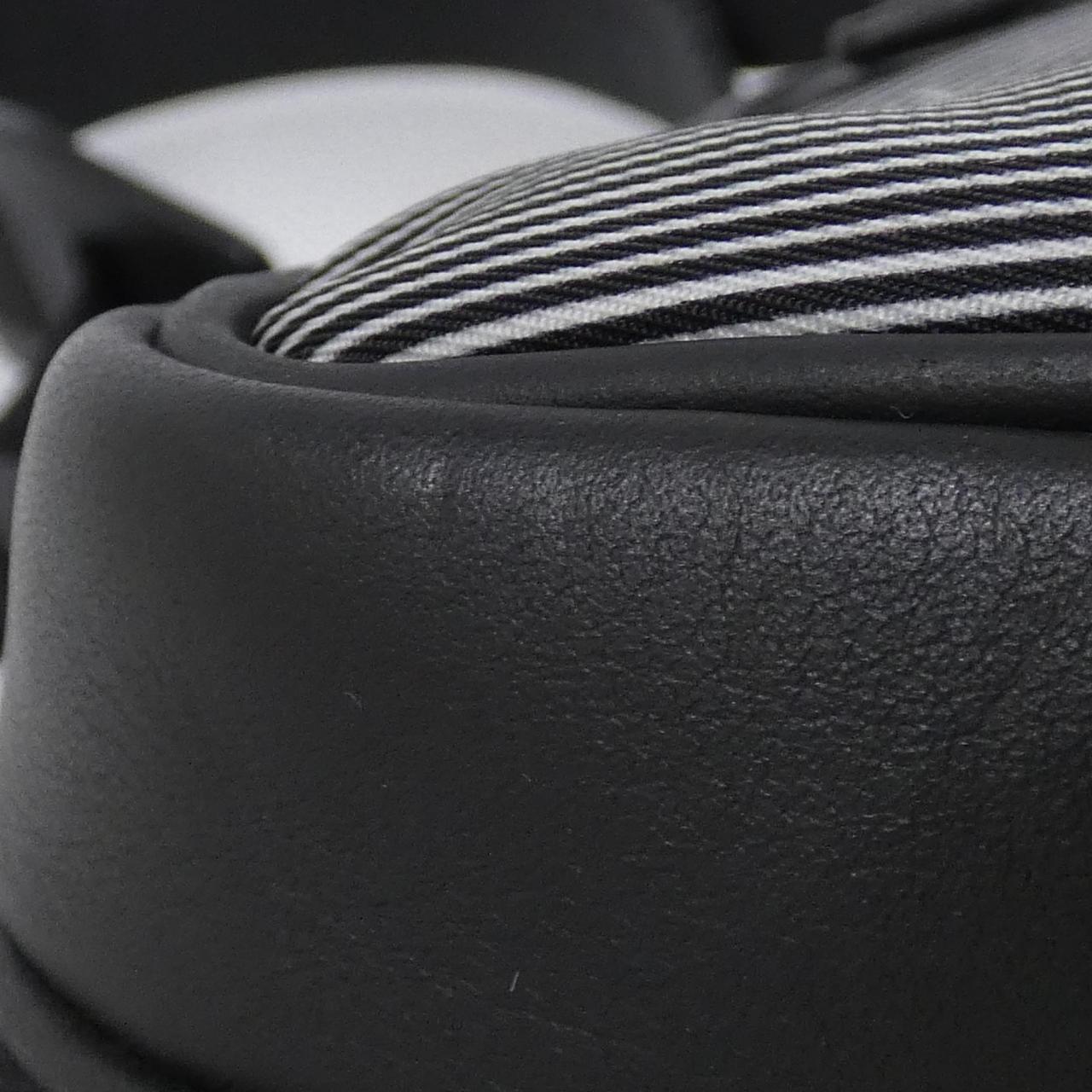 ルイヴィトン エクスパンダブル メッセンジャー バッグ