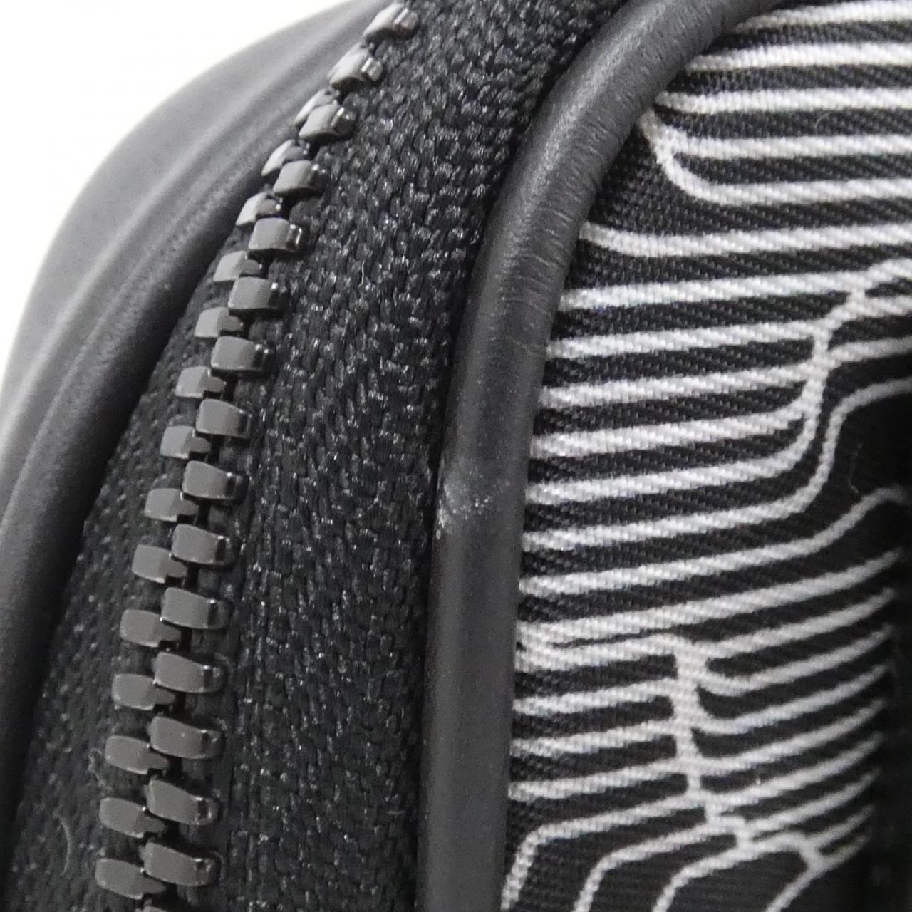 ルイヴィトン エクスパンダブル メッセンジャー バッグ