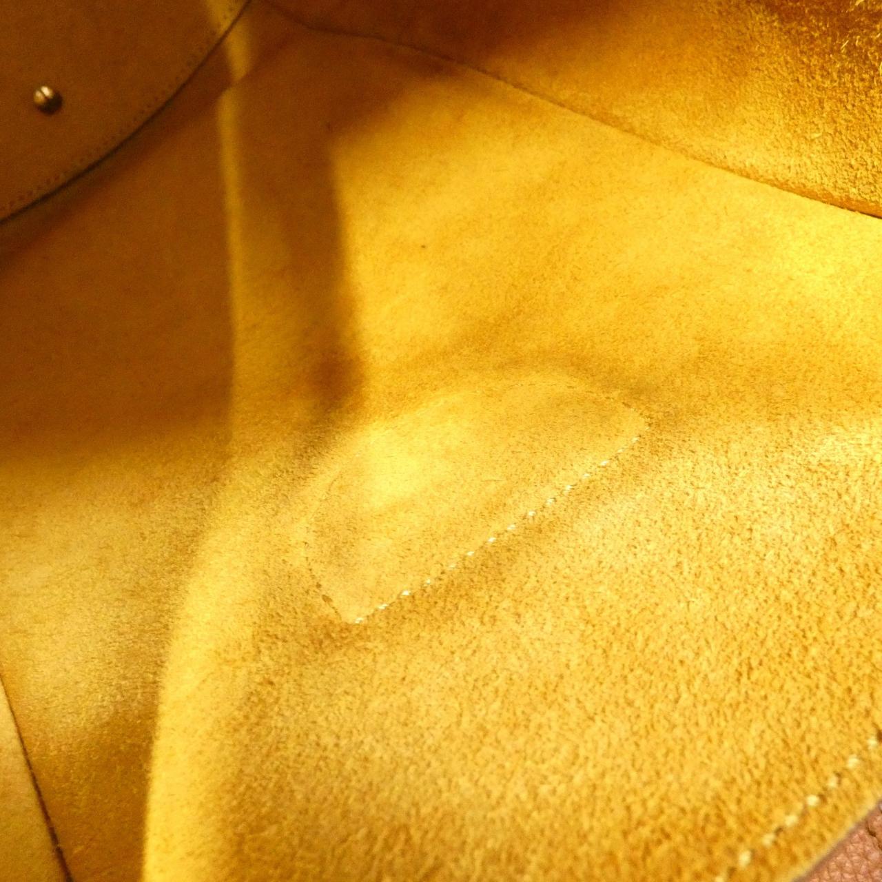 トッズ レザー ショルダーバッグ