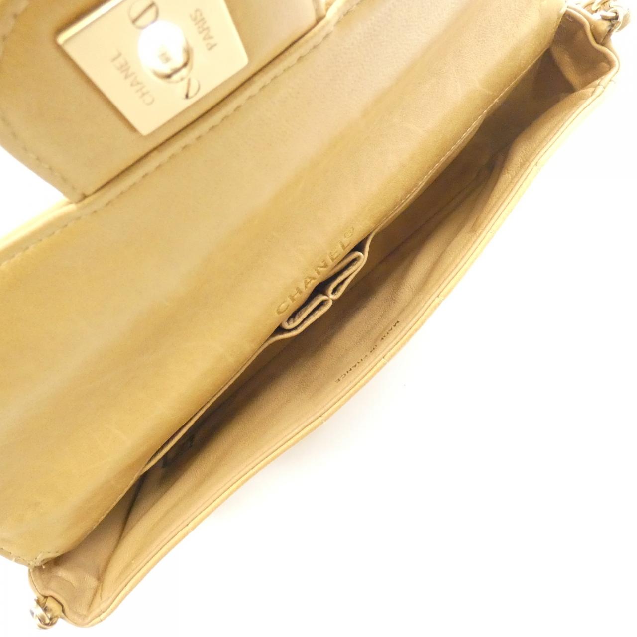 シャネル チョコバーライン ラム ショルダーバッグ