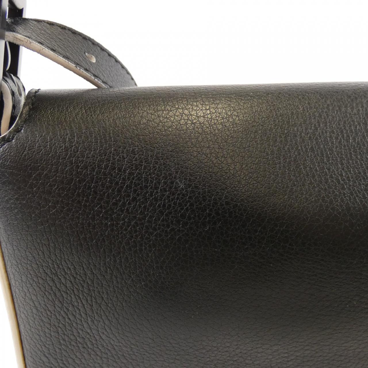 フェンディ BAG BUGS バゲット レザーショルダーバッグ