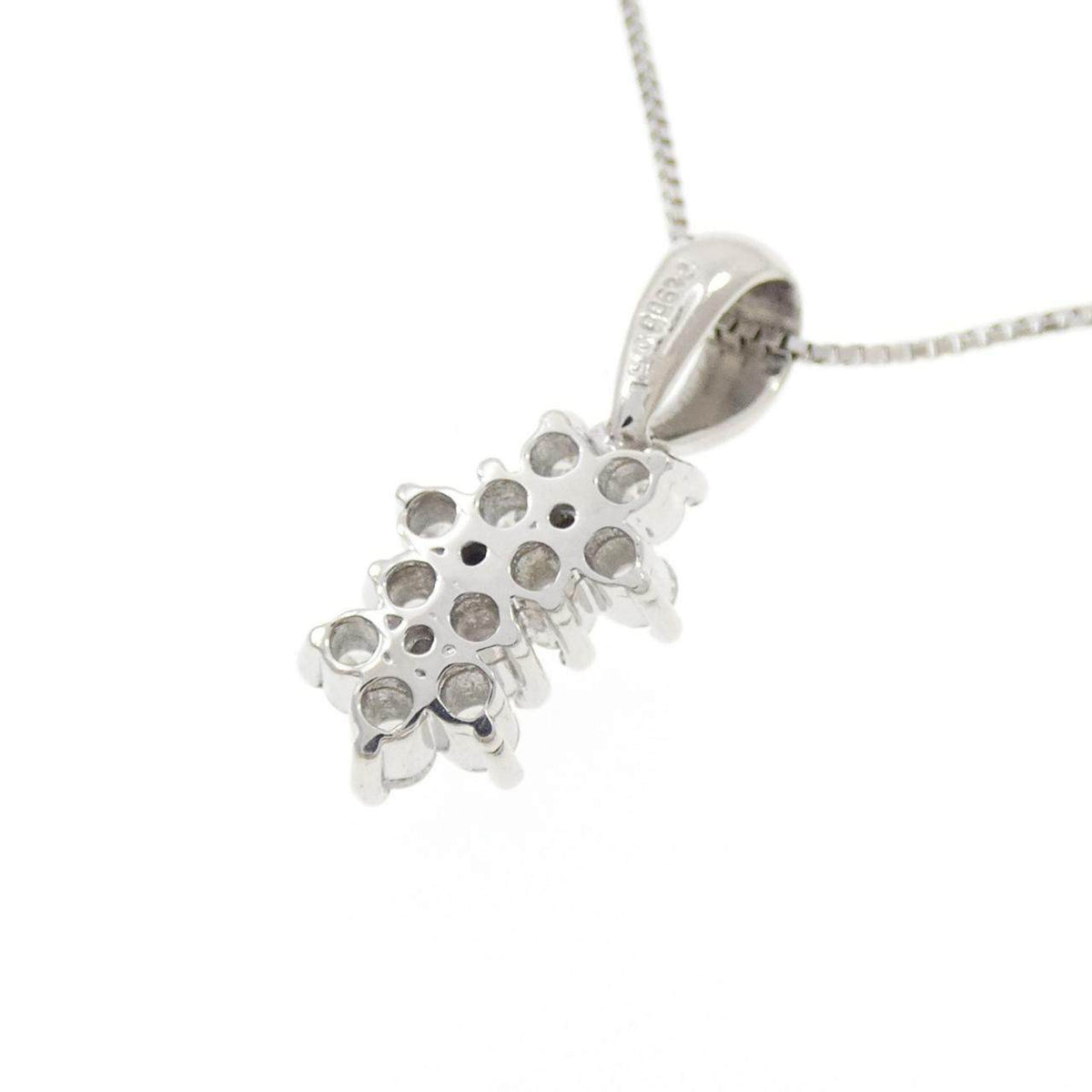 プラチナダイヤモンドネックレス