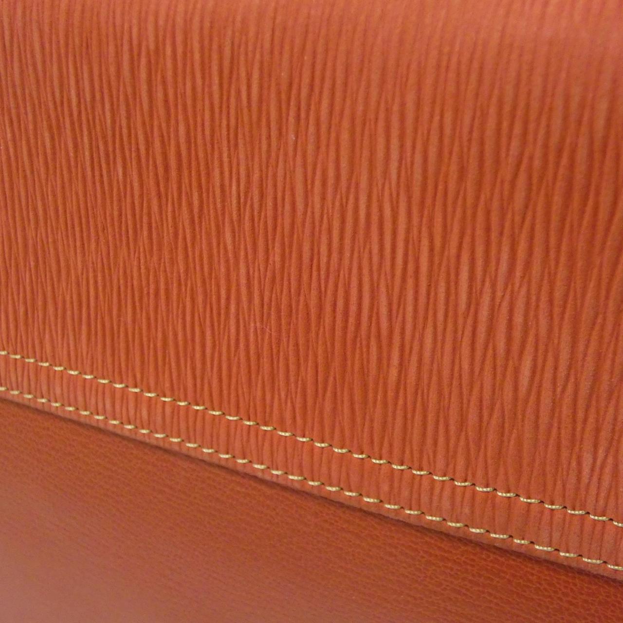 ロエベ レザー ショルダーバッグ