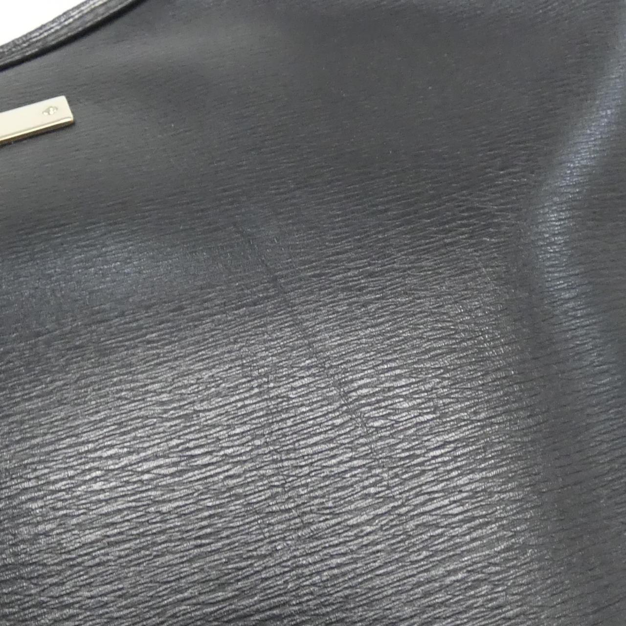 グッチ レザーショルダーバッグ