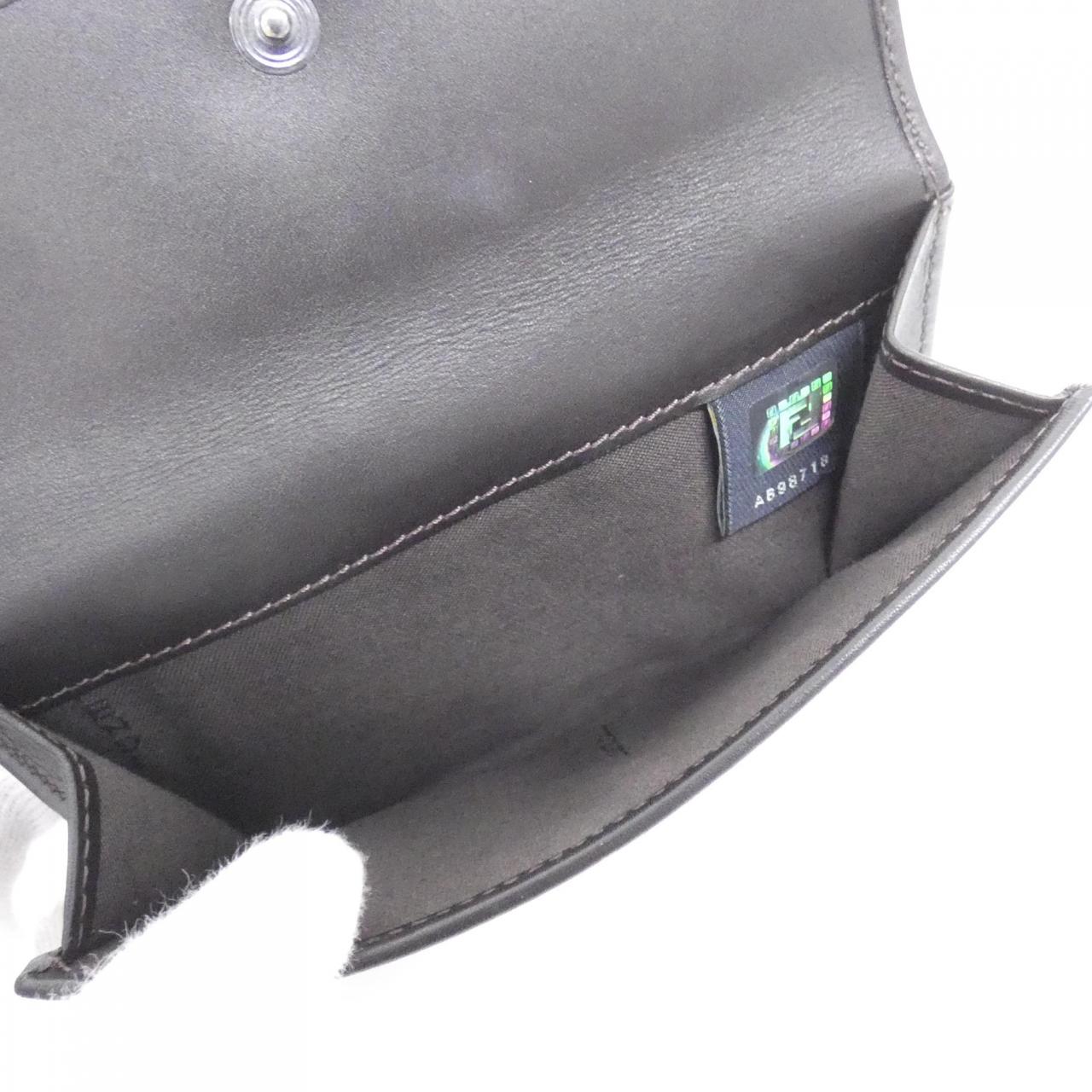 フェンディ キャンバス レザー 財布
