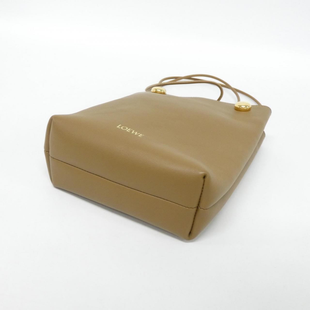 ロエベ PEBBLE POUCH カーフショルダーバッグ