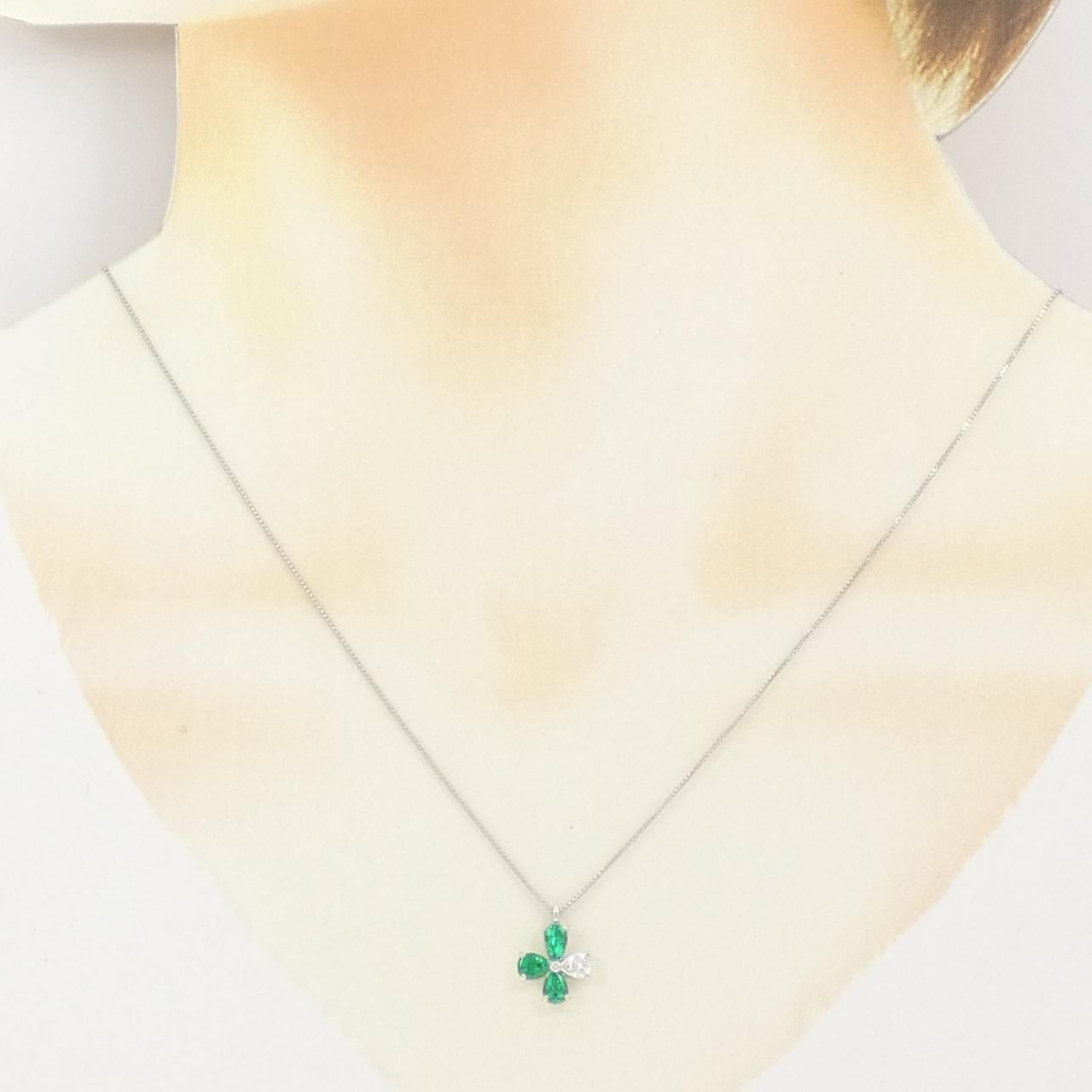 プラチナ フラワー エメラルド ダイヤモンド ネックレス