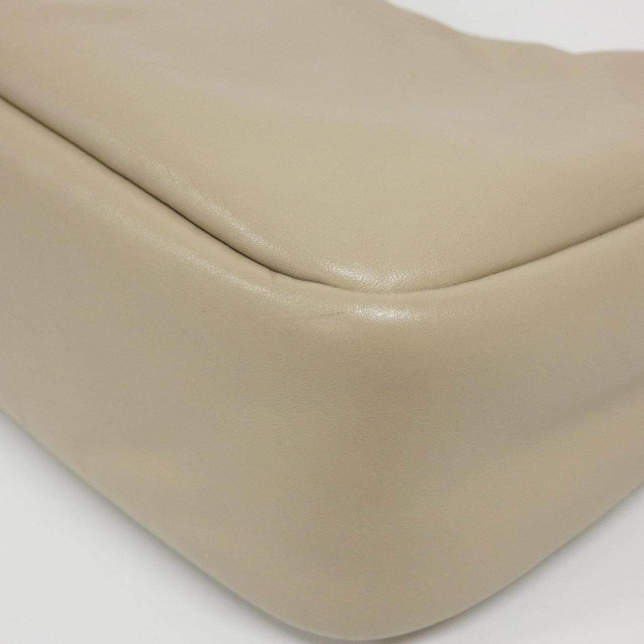 プラダ NAPPA SOFT ショルダーバッグ