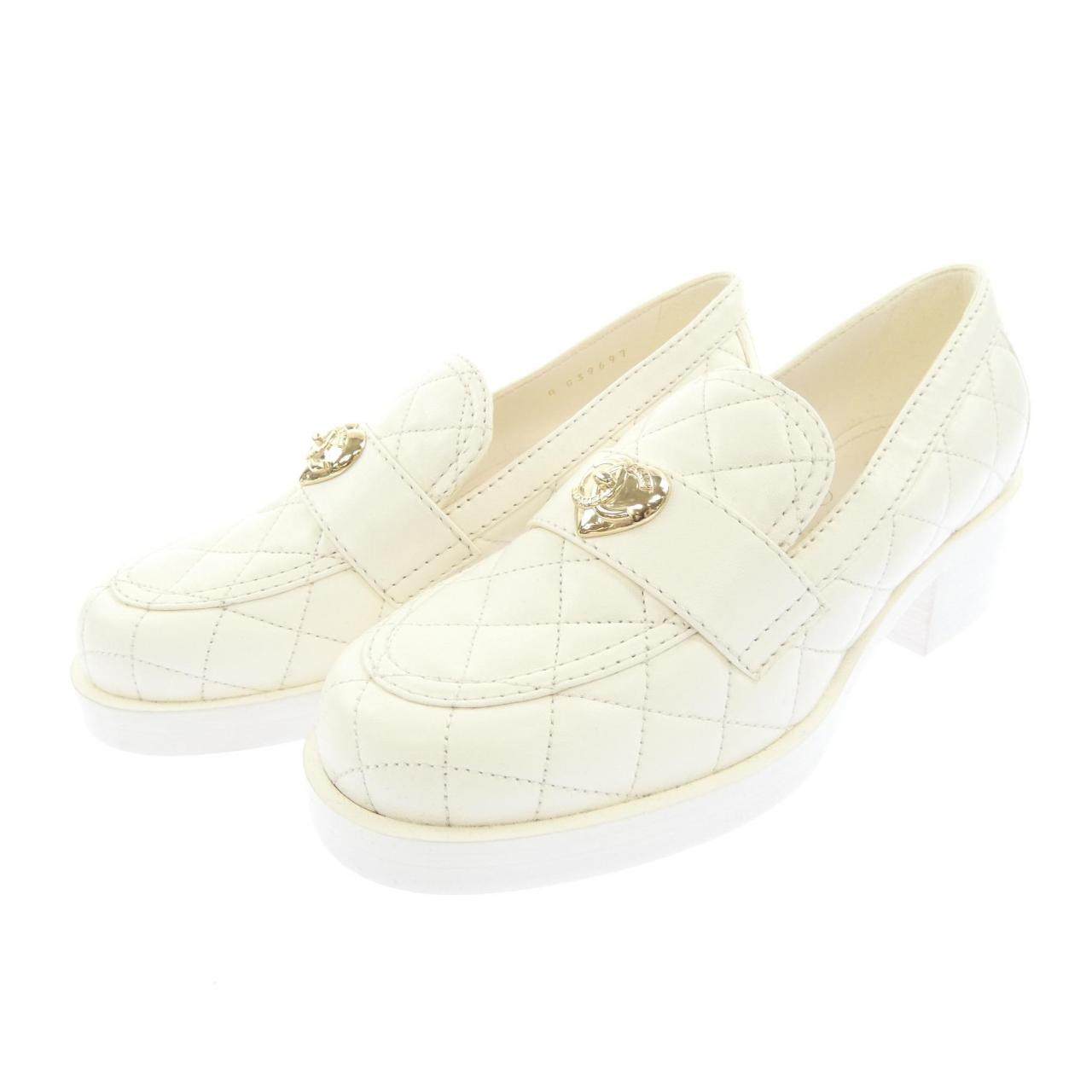 シャネル モカシン ターンロック ラムスキン シューズ