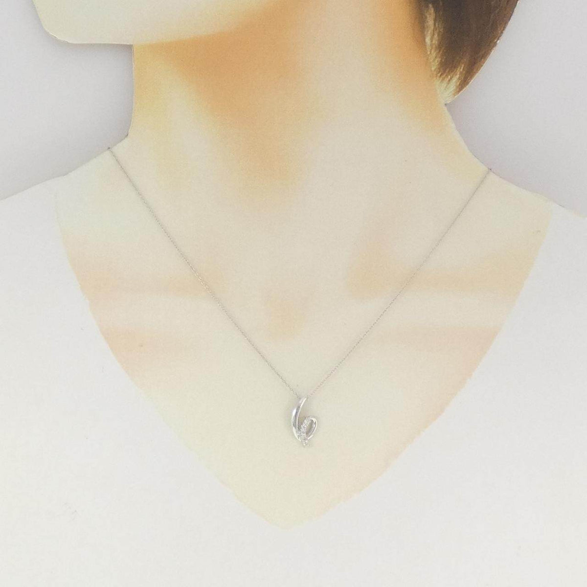プラチナダイヤモンドネックレス