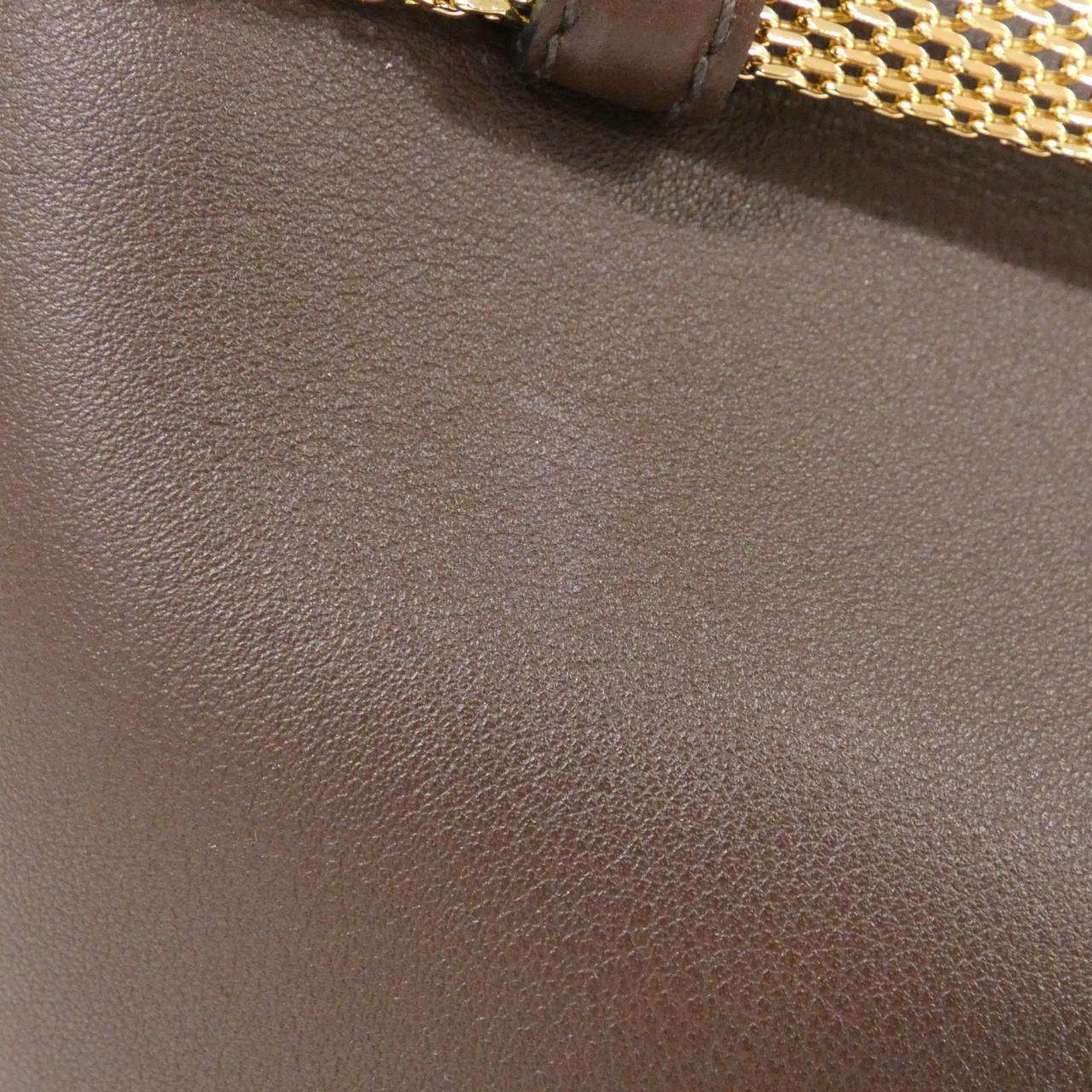 プラダ SOFT GRAIN ショルダーバッグ
