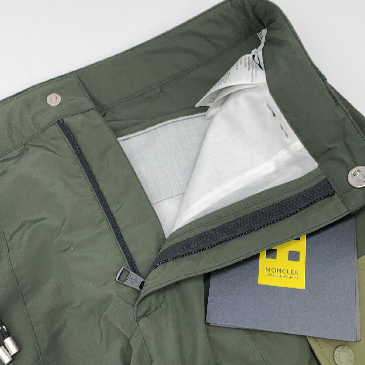 モンクレール PANTALONE ポリエステルパンツ