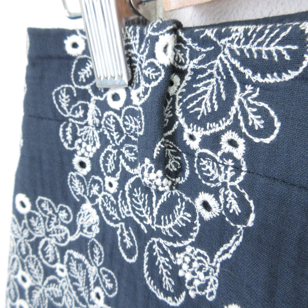 mina perhonen sometimes lucky コットン刺繍クロップドパンツ