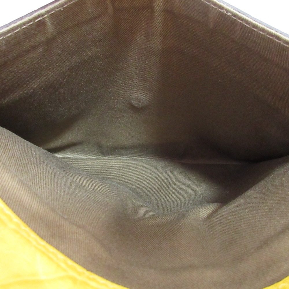 エポイ 型押しレザー クラッチバッグ