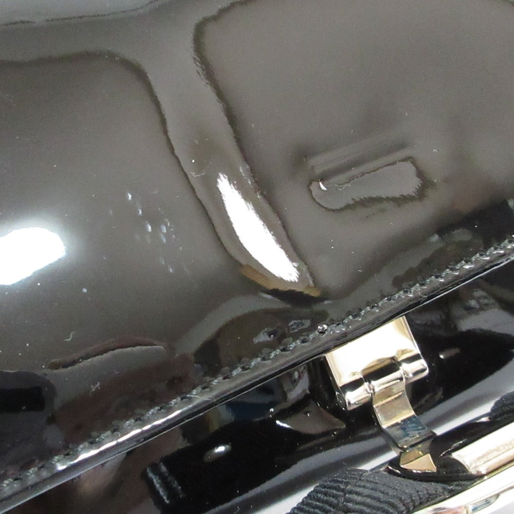 サルヴァトーレ フェラガモ ヴァラリボン パテント ロングウォレット