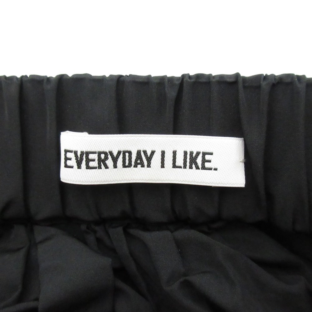 EVERYDAY I LIKE SHARK タフタ スカート