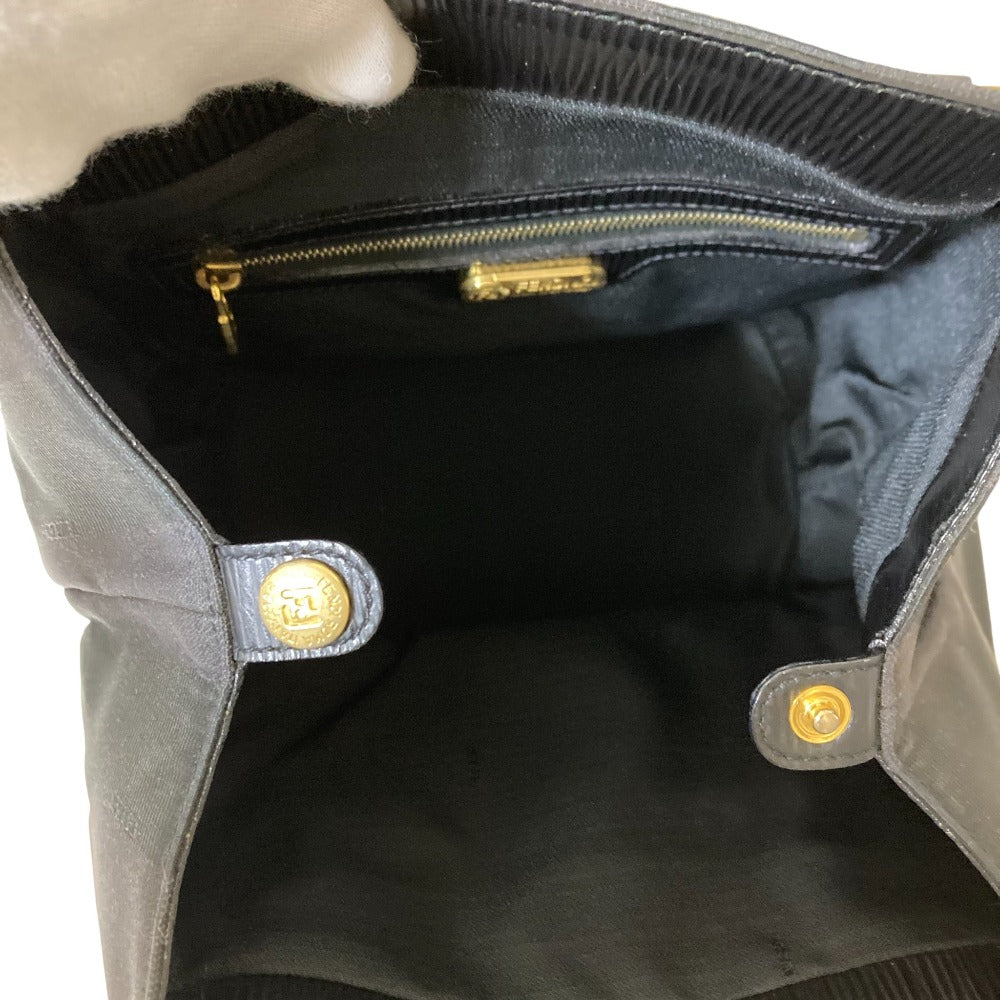 フェンディ ピーキン バケット バッグ