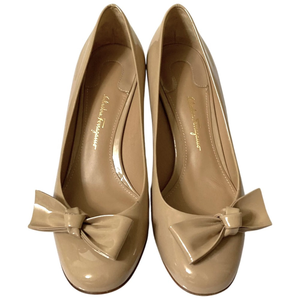 サルヴァトーレ フェラガモ リボン パテント レザー パンプス