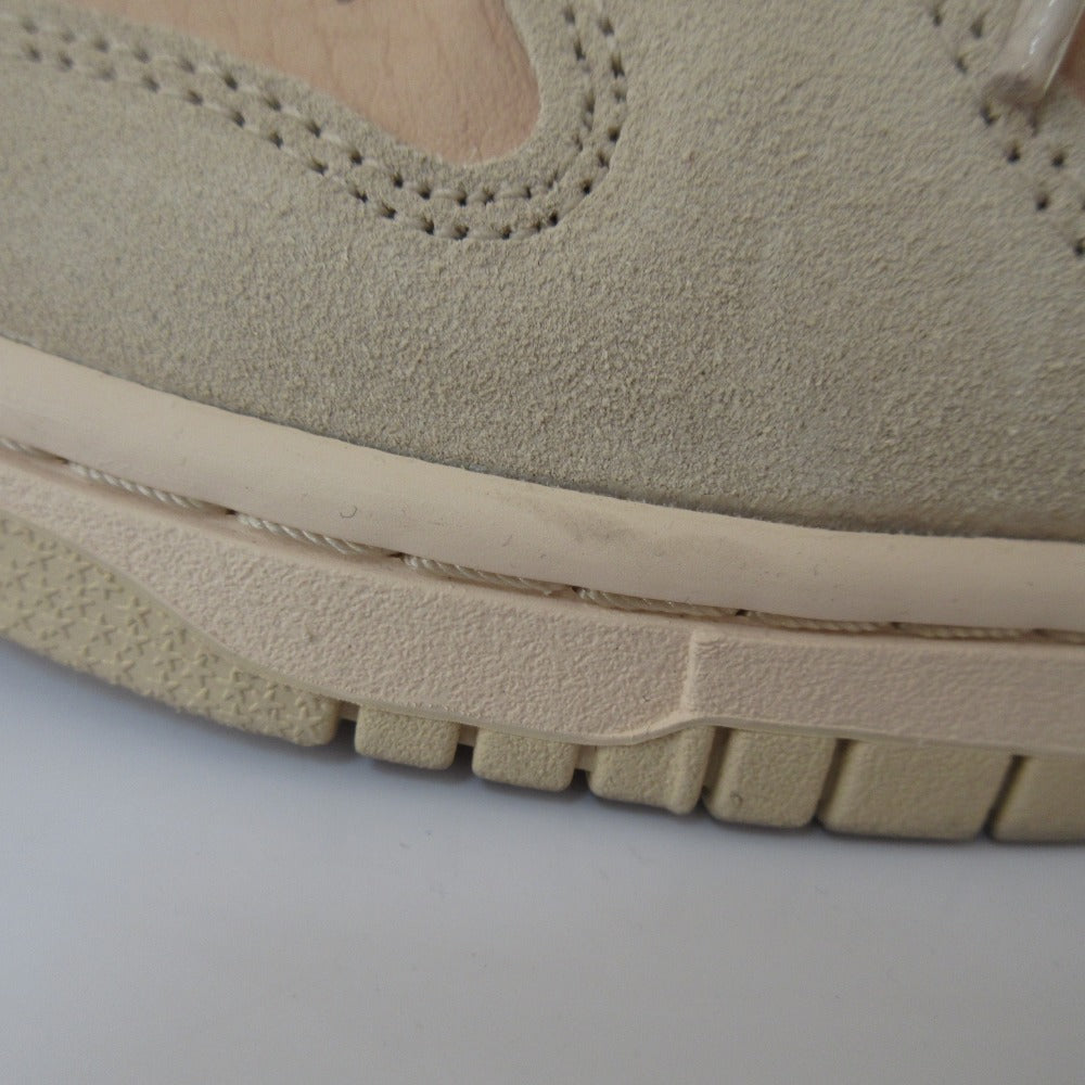 ナイキ DUNK LOW Plush Swoosh スニーカー