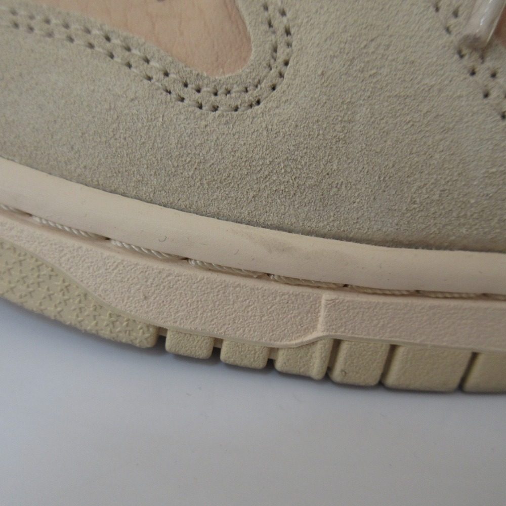 ナイキ DUNK LOW Plush Swoosh スニーカー