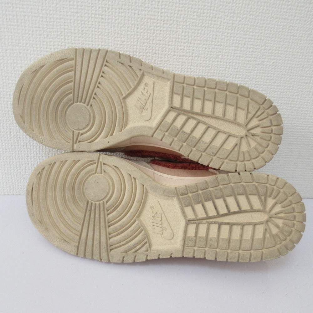 ナイキ DUNK LOW Plush Swoosh スニーカー