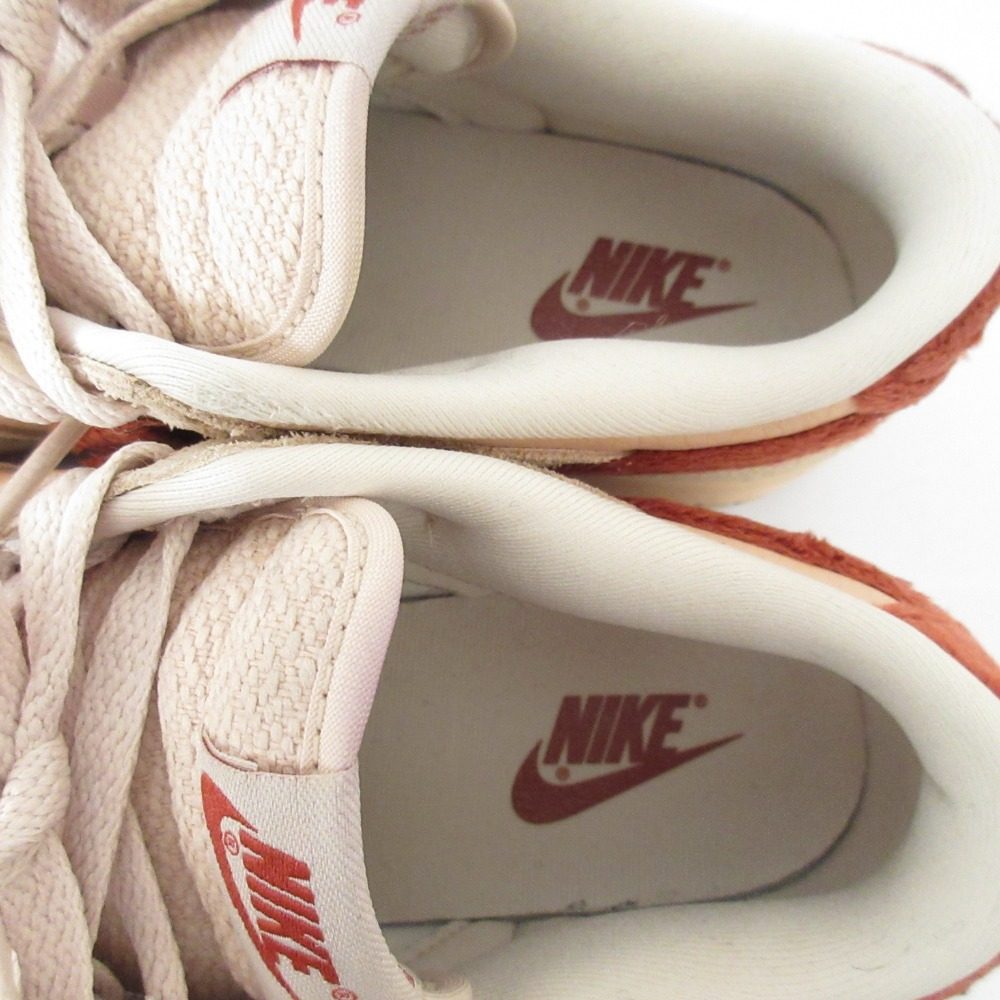ナイキ DUNK LOW Plush Swoosh スニーカー