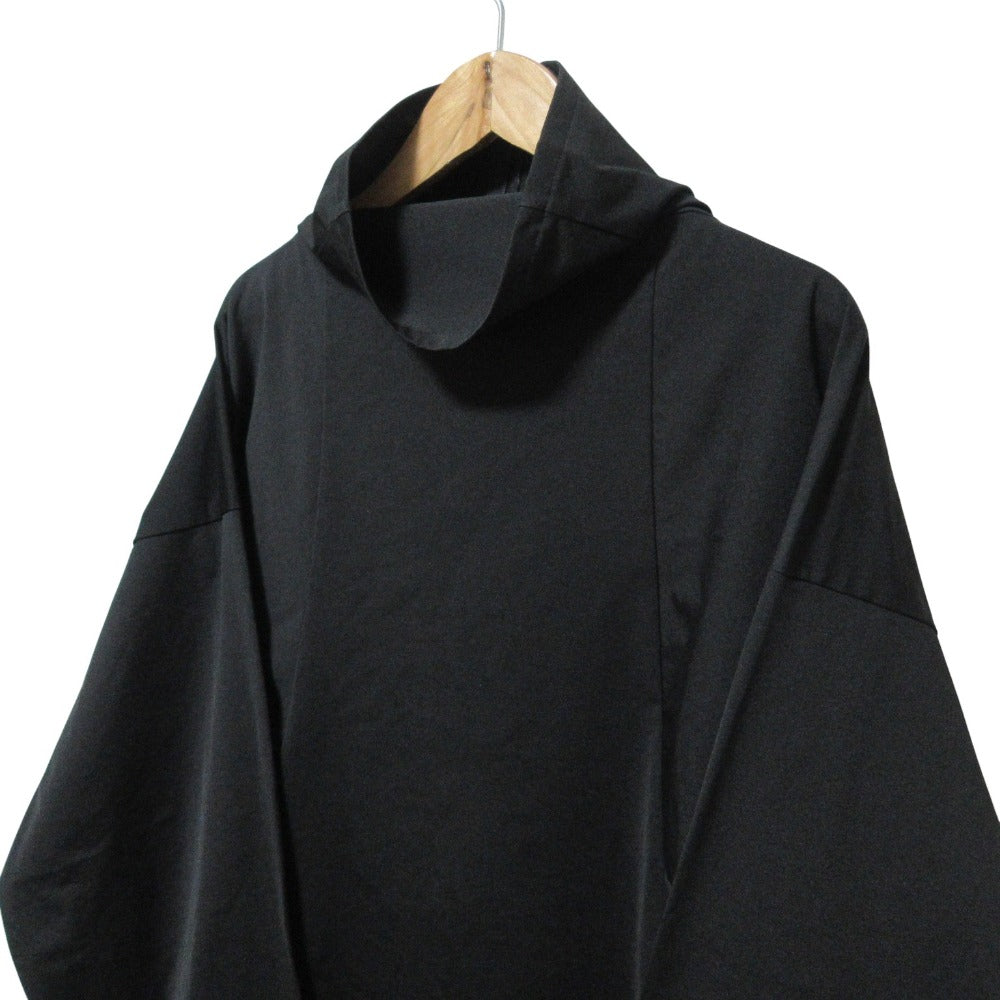 エリン Constructive top 長袖ハイネックトップス