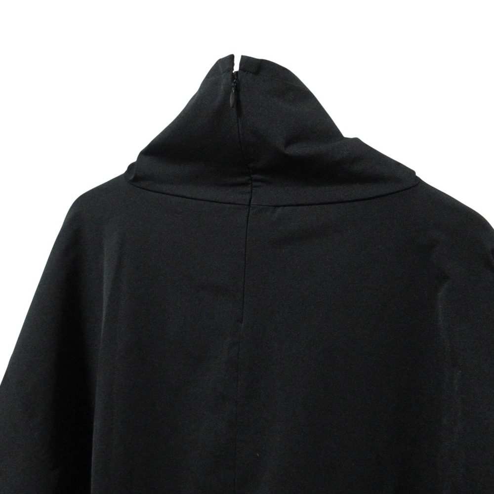 エリン Constructive top 長袖ハイネックトップス