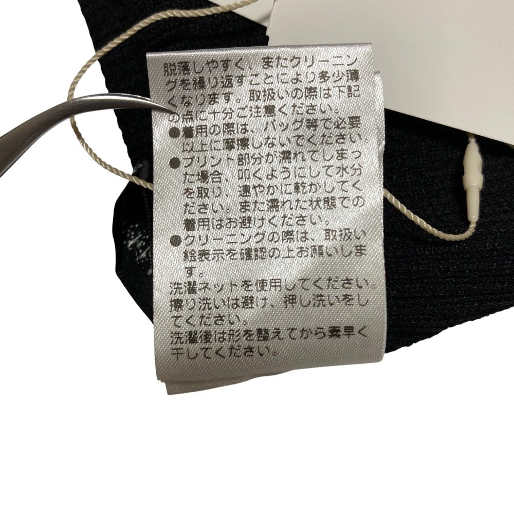 ストロベリーフィールズ Vネックハーフスリーブニット