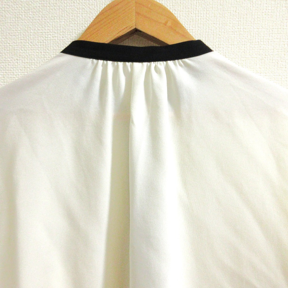 ベイジ SIBYLLEロングパフスリーブブラウス