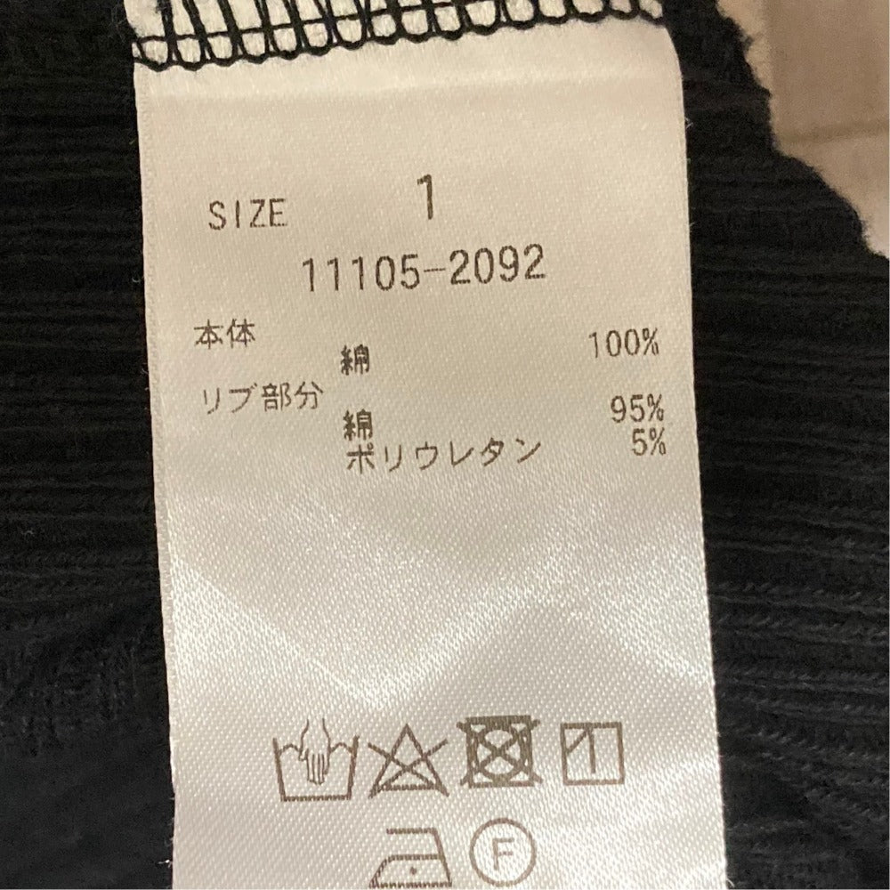 クラネ アシンメトリーショルダートップス
