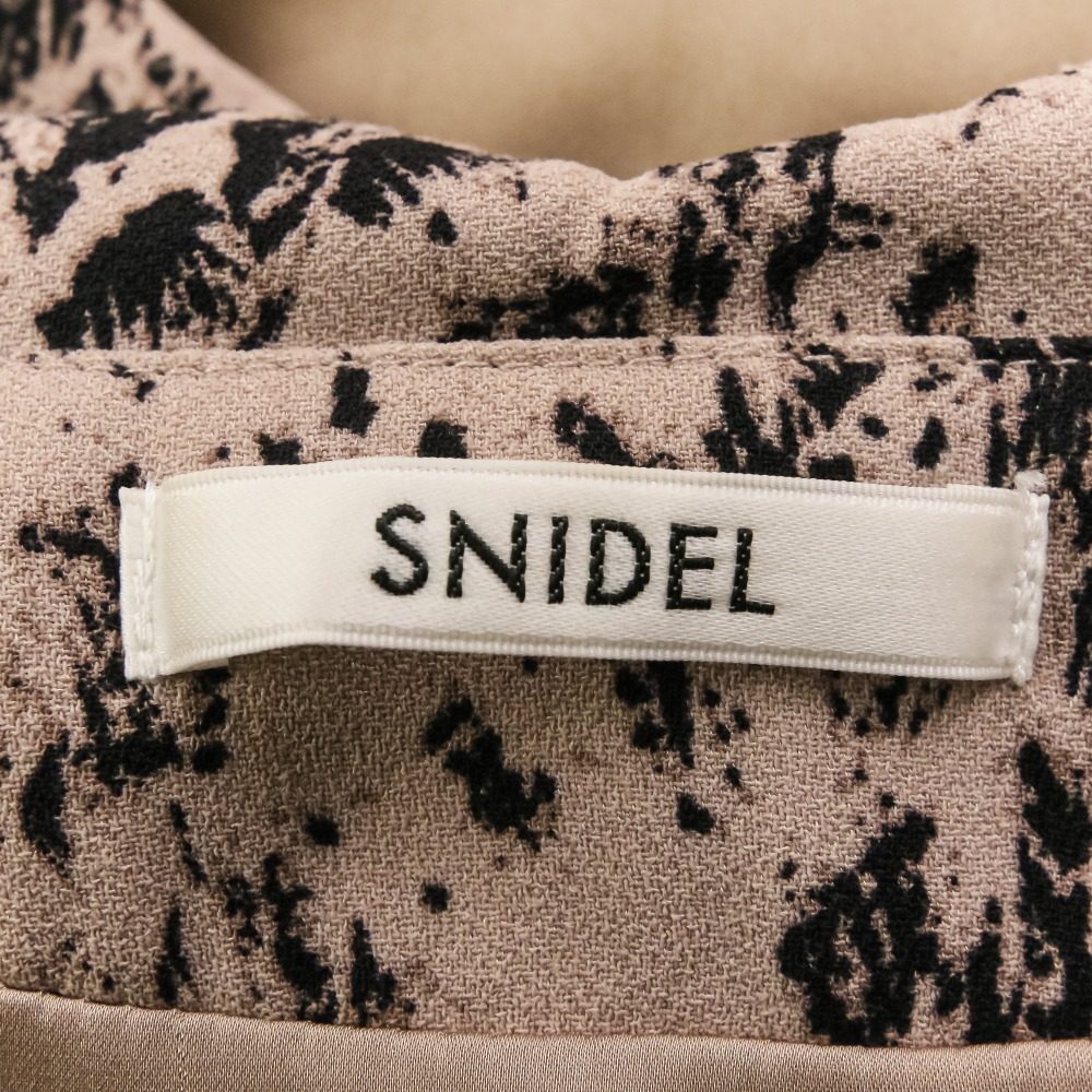 スナイデル ビッグカラーコルセットワンピース