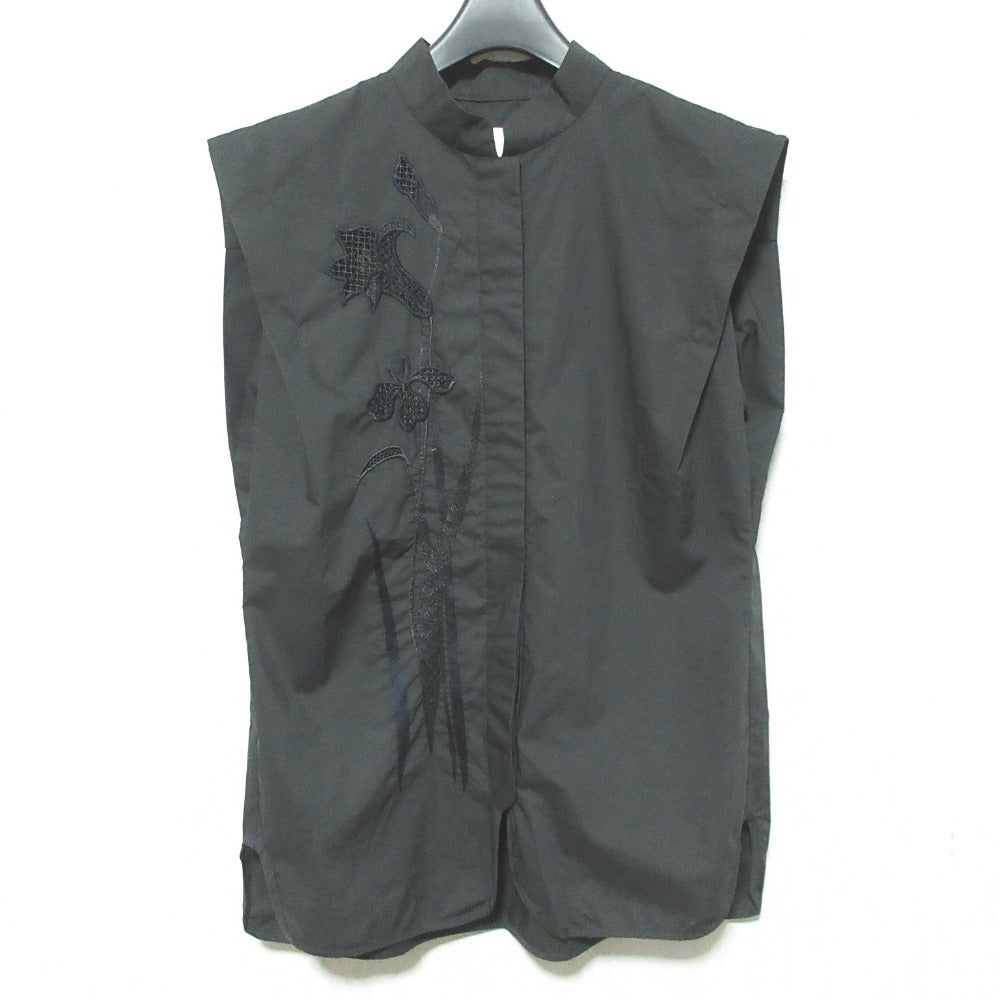 マメクロゴウチ Botanical Embroideryノースリーブシャツ
