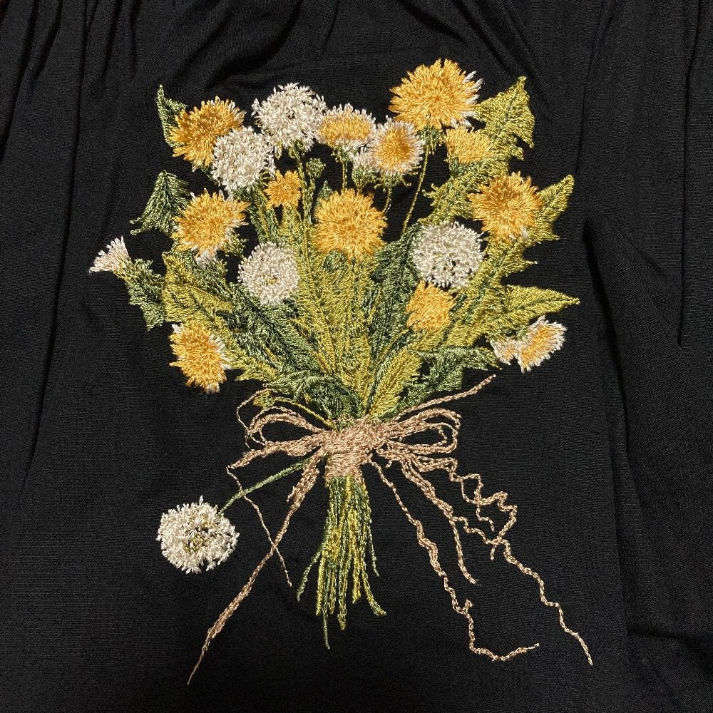ワンダフルワールド 刺繍ピンタックブラウス