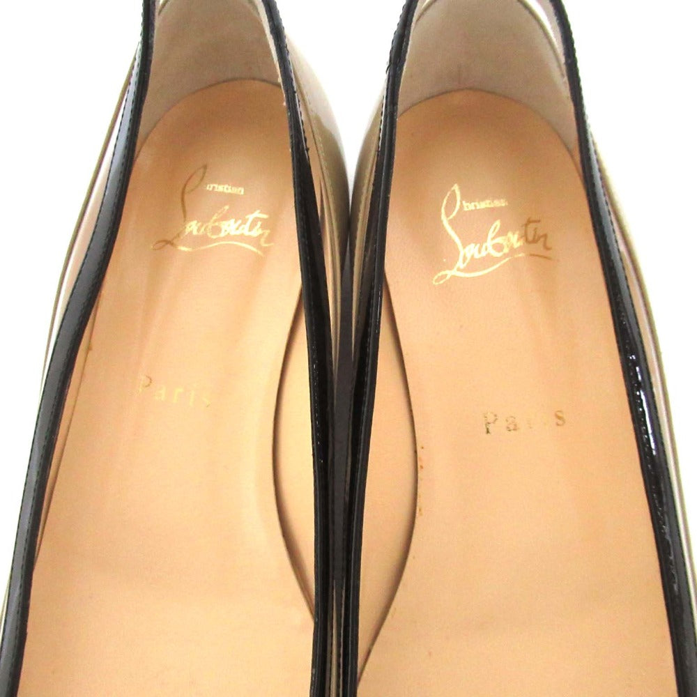 クリスチャン ルブタン パテント レザー ポインテッド トゥ フラット パンプス