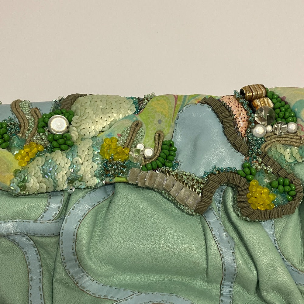 バグテリア ビーズ刺繍クラッチバッグ