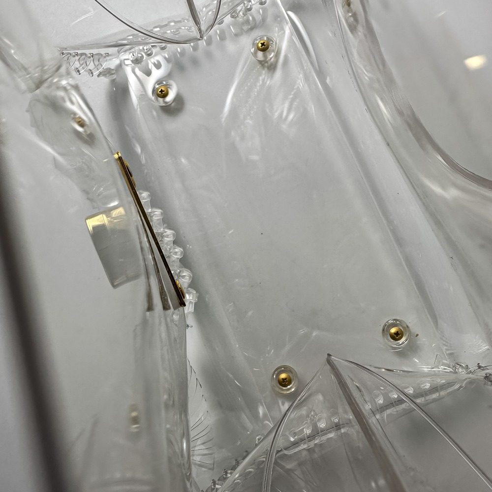 マメクロゴウチ Transparent Sculptural PVCハンドバッグ