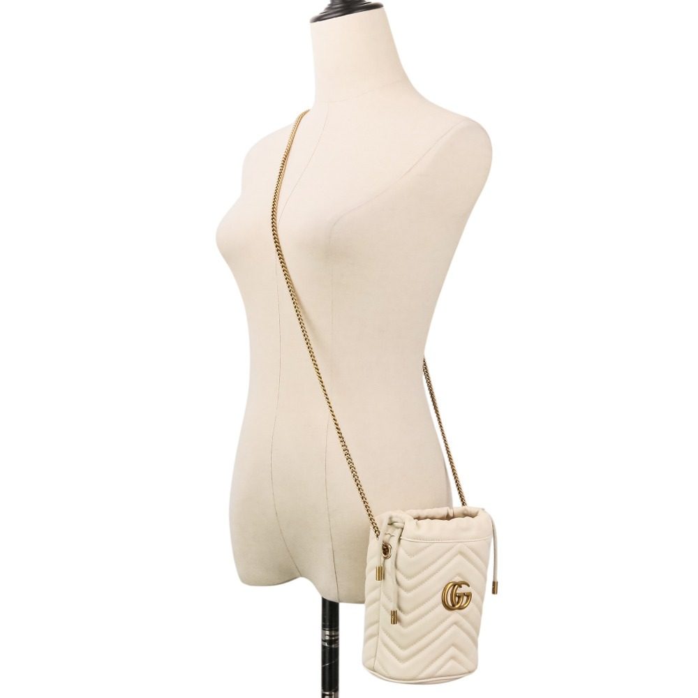 グッチ GGマーモント レザー ミニバケットショルダーバッグ