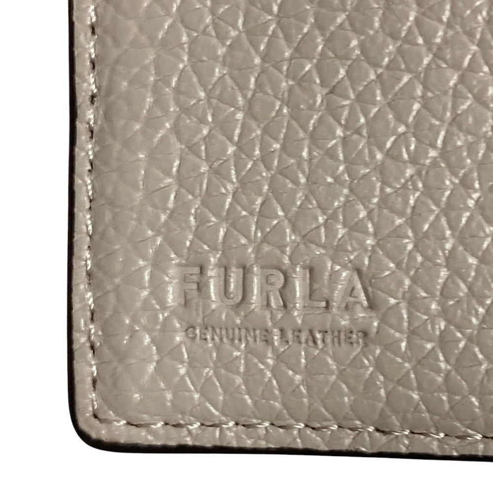 フルラ レザー二つ折り財布