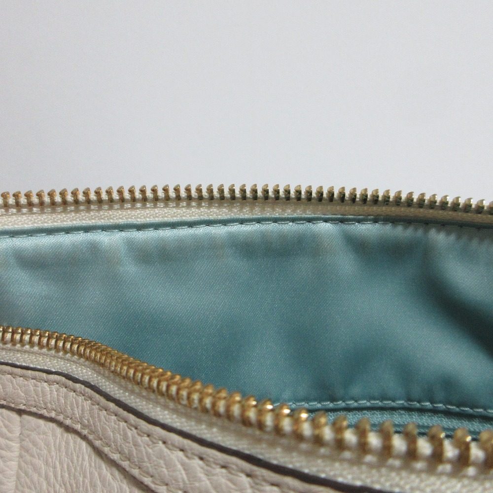 コーチ Avery レザー2WAYショルダーバッグ
