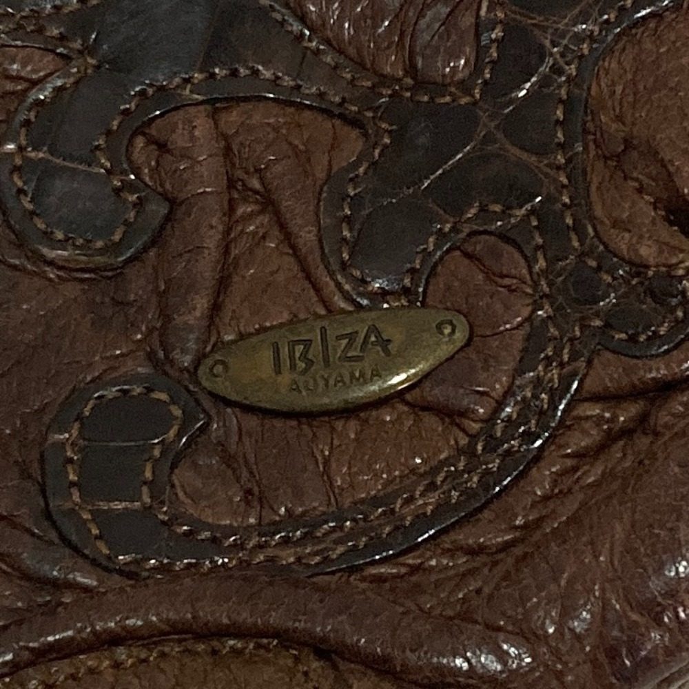 イビサ Czarda ペッカリーレザーショルダーバッグ