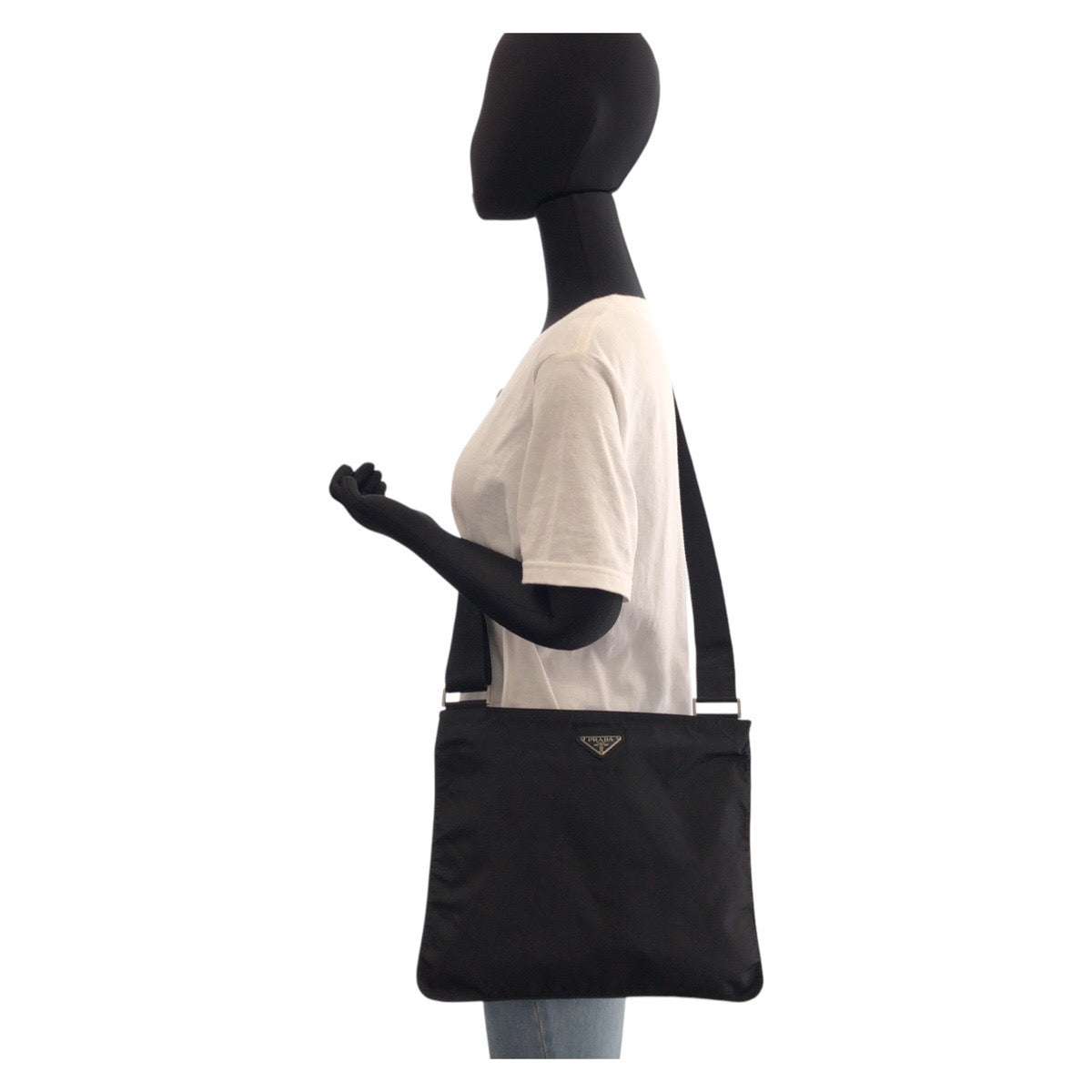 プラダ テスート 三角ロゴプレート ナイロンショルダーバッグ